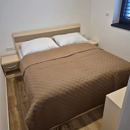 Apartmánové S Bazénem Apartamento *