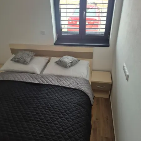Apartmánové S Bazénem Apartamento