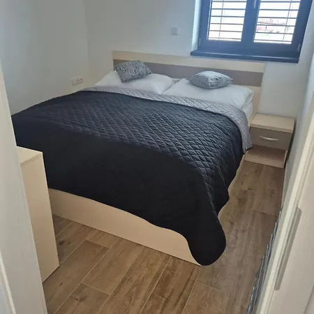 Apartmanove S Bazenem *
