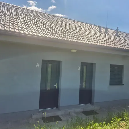 Apartmanove S Bazenem