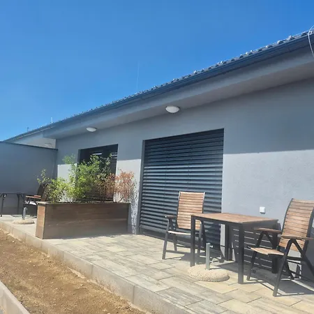 Apartmánové S Bazénem Apartamento *